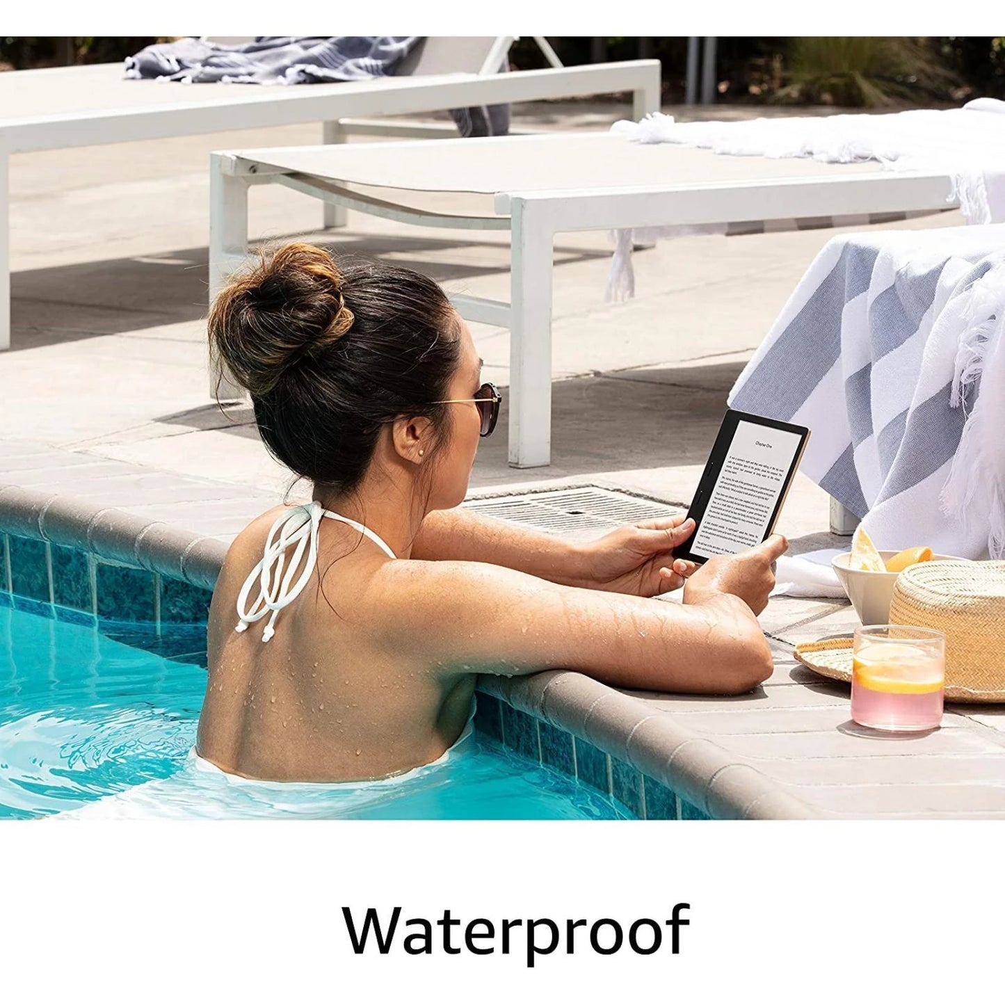 Amazon Kindle Oasis – 8GB Deluxe E-Ink Reader with Warm Light (Graphite)